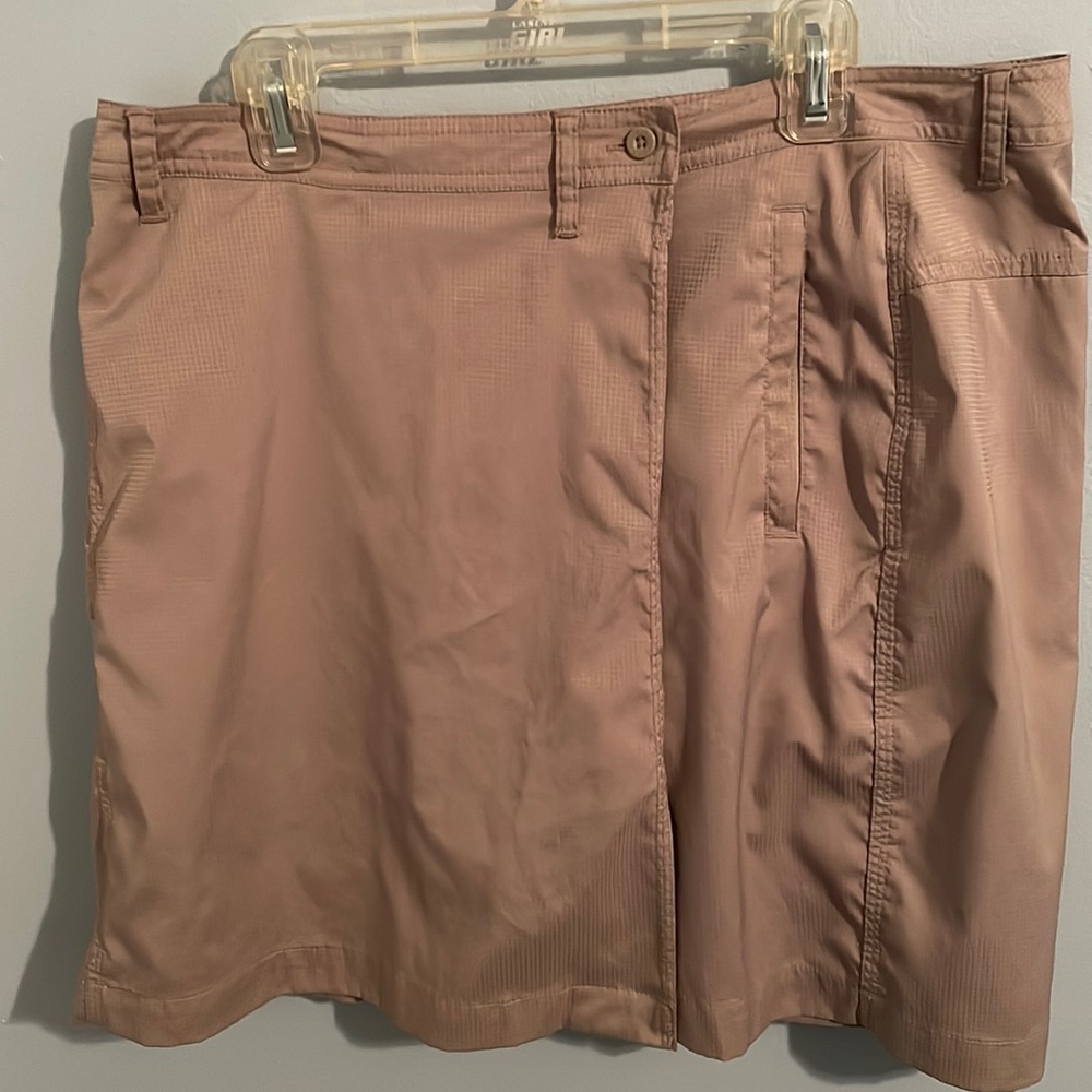 Avia tan coloured skort size medium